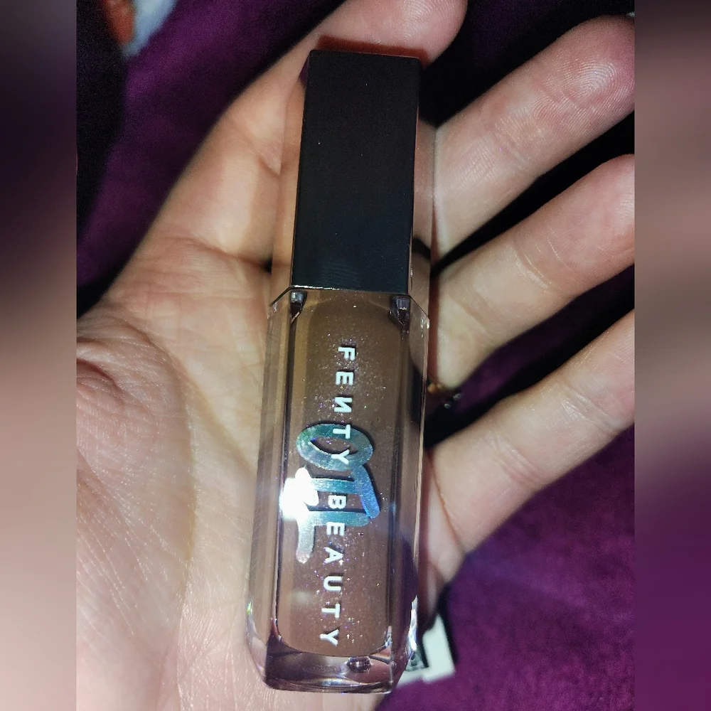 Fenty Beauty Gloss Bomb Oil - Rose Amber- Sparkling Cool Taupe Brown - Picture 5 of 5